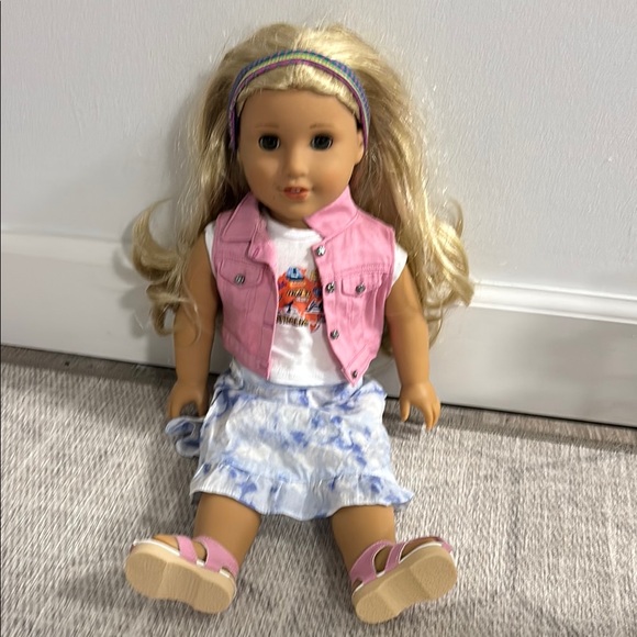 American girl Kira with 3 additional Outfits - Picture 5 of 6